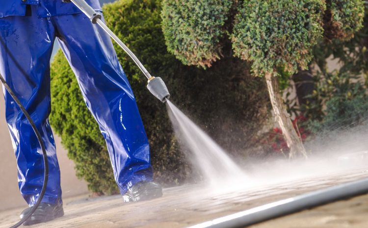  Spring Clean your Exterior: Power Washing Services for Commercial Buildings